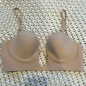 SKIMS Deep Plunge Shapewear thumbnail 1