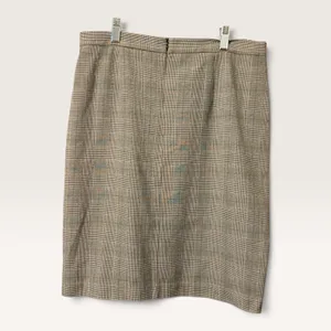 Banana Republic Plaid Wrap Front Skirt Size 6 Brown Tan Knee Length Officecore thumbnail 3