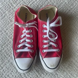 Converse Red and white Low-Top Gym Shoe thumbnail 1