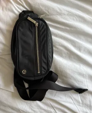 Lululemon bag thumbnail 1