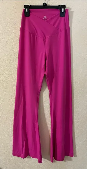 Sunzel Crossover Flared Leggings Pink Size M thumbnail 1