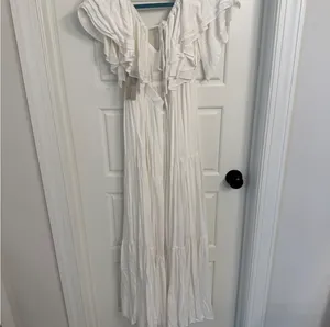 Lizard Thicket White/Cream Maxi Dress thumbnail 2