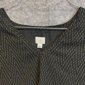 A NEW DAY Blouse Women's Large Black Gold Geometric V Neck Long Ruffle‎ Sleeves thumbnail 3