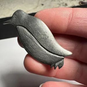Penguin Bird Brooch Pin Pewter Tone thumbnail 2