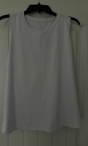 Halara flowy tank top size L  thumbnail 1