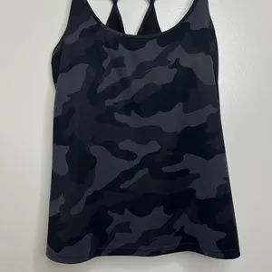 Old Navy Active Powersoft Athletic Tank Top Women’s Size XL Gray Black Camo thumbnail 3