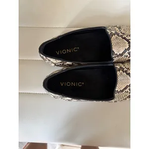 Vionic Willa Snakeskin Loafers Women 5 Smoking Slipper Almond Toe Tan Black Flat thumbnail 4