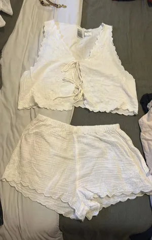 H&M Cover-Up thumbnail 1