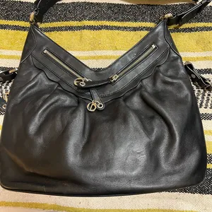 Charles David Black Shoulder Bag with Classic Design thumbnail 1