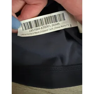 Quince NWOT 2 Pc. Bundle Ultra Form Cropped Tanks Deep Navy and Storm Blue Small thumbnail 7