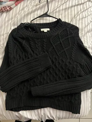 Sweater thumbnail 1