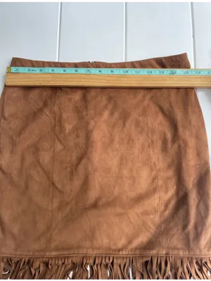 Chelsea & Theodore Faux Suede Fringe Skirt, Size M thumbnail 4