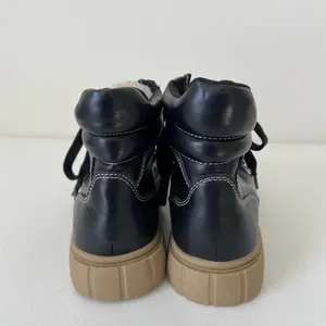 Universal Threads NWOT women’s black cream Kimber Sherpa tongue boots size 6.5‎ thumbnail 3