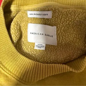 American Eagle Ahh-Mazingly Soft Sweatshirt Womens Med Chartruese Green Crewneck thumbnail 6