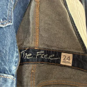 Free People Sunkissed Denim Short Overalls Zip Front‎ Jean Shortalls NEW Size 24 thumbnail 4