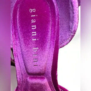 Gianni Bini Fuchsia Velvet Heels Rhinestone Flower Platform Sandals 7 New thumbnail 9