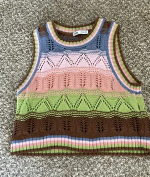 ZARA Sweater Vest Knit thumbnail 1