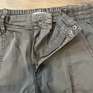 Gray Cargo Bubble Pants thumbnail 4