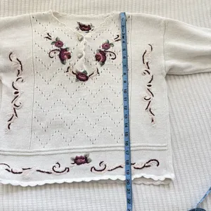 Handmade Vintage Women's Unique Floral Knit White Sweater Button Details Medium thumbnail 10