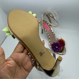 Betsey Johnson Fluer Sandals Heels Flower embellished Size 7.5 Gold Metallic thumbnail 7
