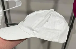 Mrs Hat White thumbnail 2