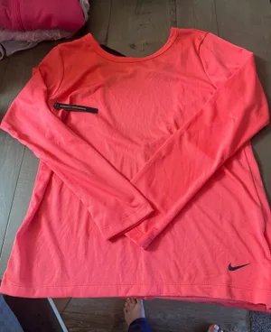 Nike Size Small NWT Women's Long Sleeve Athletic T-Shirt Coral thumbnail 1