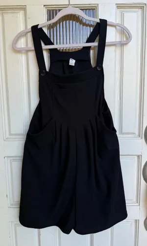 Halara Black Pinafore Shorts Overall Mini Textured Pockets Women's‎ Size XS thumbnail 1