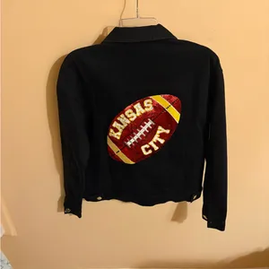 NWOT Queen of Sparkles Black Kansas City Chiefs Denim Jean Jacket thumbnail 3