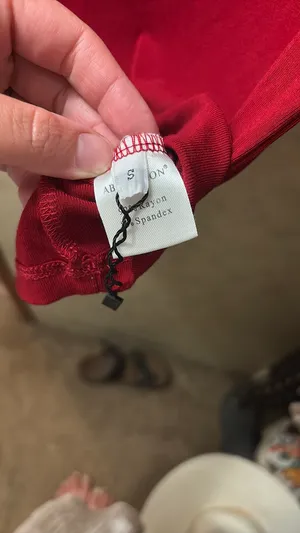Athletic top Red thumbnail 2