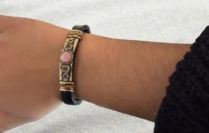 Leather stone artesenal bracelet Pink thumbnail 1