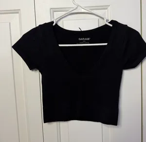 Garage Short Sleeve Crop Top thumbnail 1