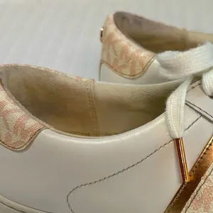 Michael Kors Irving‎ Stripe Sneakers Womens 9M White Rose Gold Leather Logo thumbnail 7