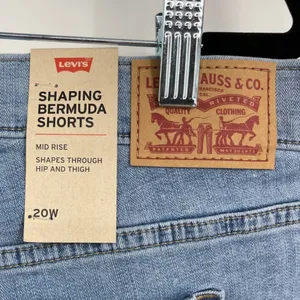 Levi's Blue Shaping Bermuda Jean Shorts 20W Mid Rise Stretch Roll Hem NEW Womens thumbnail 6