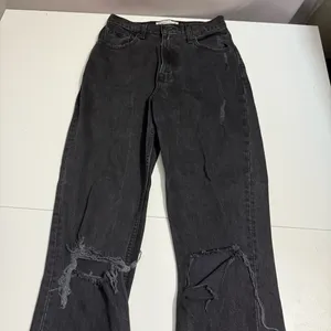 Abercrombie & Fitch 90’s straight ultra high rise jeans size 25L thumbnail 2