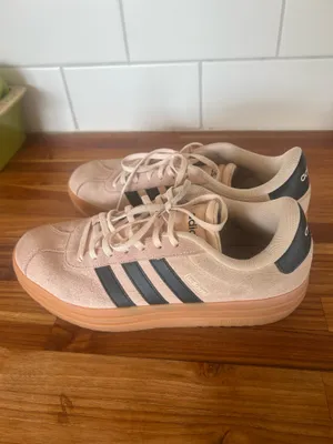 Adidas Shoes thumbnail 2