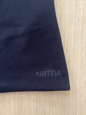 Aritzia Contour Black Short Sleeve Top in Women's Small thumbnail 4