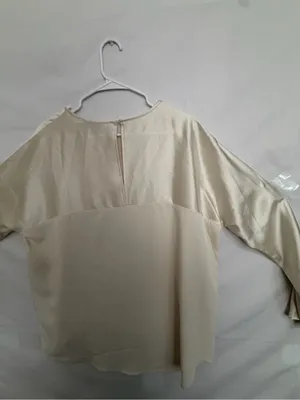 Endless Rose Women’s Cream Satin Blouse Size M NWT (A837) thumbnail 10