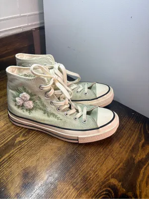 Converse green floral embroidered high top sneakers size W7 thumbnail 2