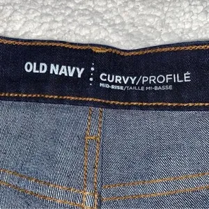 Old Navy Mid-rise Flare Jeans (Size 6) thumbnail 6