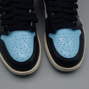 Nike Air Jordan 1 Retro High OG Blue Chill Patent Leather Womens 9 CD0461-401 thumbnail 10
