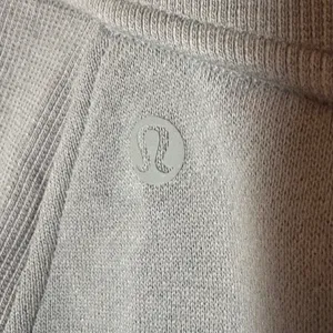 Lululemon Scuba High-Rise Mini Skirt. SZ LARGE, COLOR: GREU Grey Eucalyptus thumbnail 4