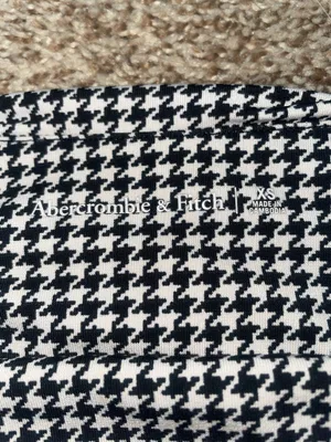 Abercrombie and fitch houndstooth top thumbnail 2