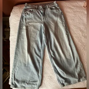 Old Navy Light Blue Wide Leg Jeans thumbnail 2