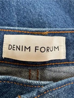 Aritzia Denim Forum The Farrah High Rise Wide Leg Jeans 30 L size 28 Dark Blue thumbnail 4