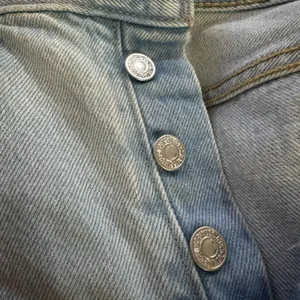 Levi’s‎ Premium Wedgie Shorts W27 – Light Wash Denim Cutoffs thumbnail 3