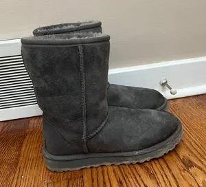 UGG Boots thumbnail 1