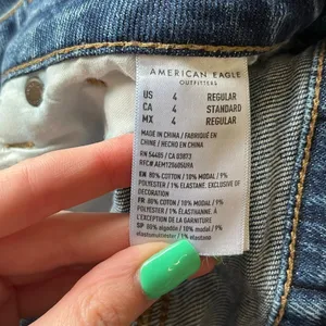 American Eagle Distressed Mom Jean Size 4 Regular thumbnail 3