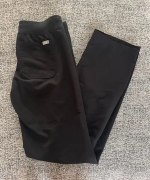 Women’s FIGS Scrub Pants thumbnail 1
