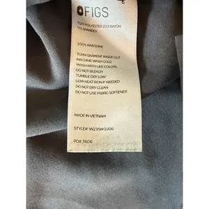 FIGS Technical Collection Gray Scrub Top - Women's Healthcare Apparel‎ thumbnail 3