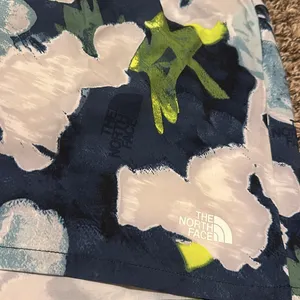 The North Face Wander Active Shorts Women XL thumbnail 2